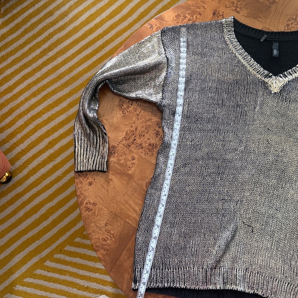 Metallic Knit V-Neck Sweater - Picture 6 of 9